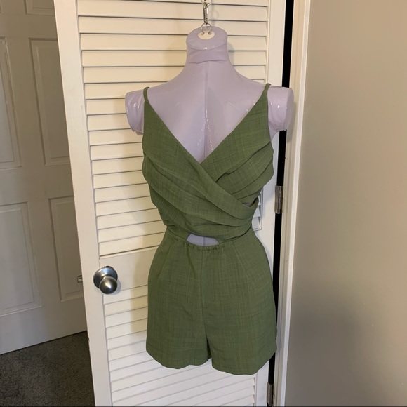 Fashion Nova Green Romper Keyhole - Picture 2 of 8